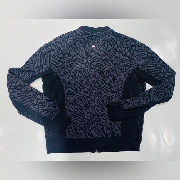 Lululemon Noir Lightweight Mesh Bomber Jacket - Picture 4 of 7